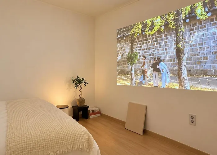 Wellness Ground 3 Bedrooms 4 Minutes To Hangang Park Near Hongdae * Seoel